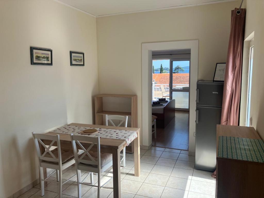 Apartmani Fani 2 Min Walking From Sea Orebić Esterno foto