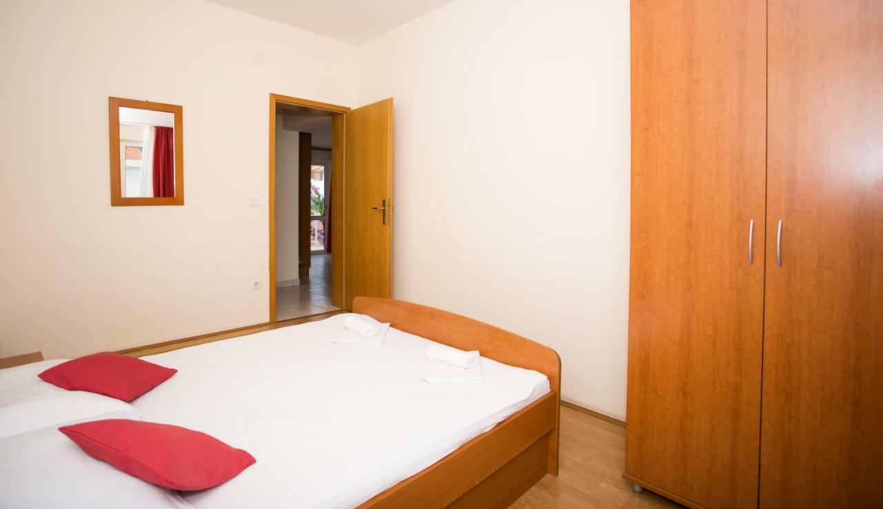 Apartmani Fani 2 Min Walking From Sea Orebić Esterno foto